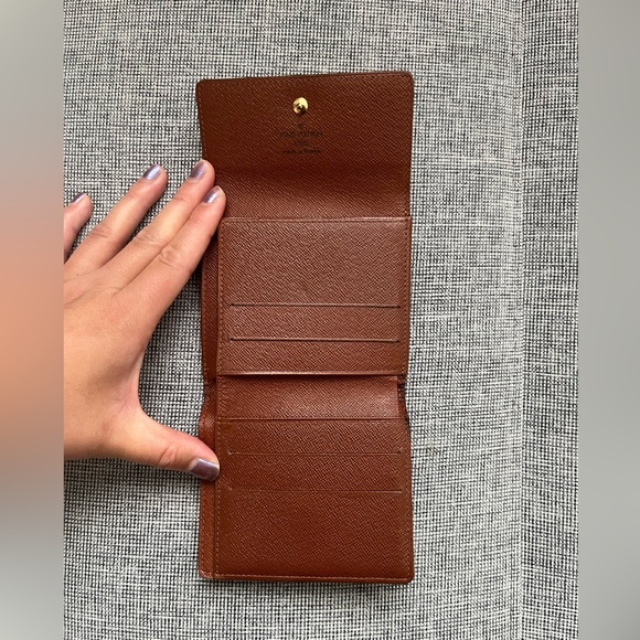✨ Louis Vuitton Monogram Compact Wallet BOX NOT INCLUDED - Picture 5 of 16